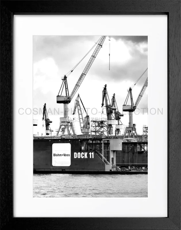 Cosman-Interior Rahmenfarbe: schwarz matt / Grösse: S (25cm x 31cm) / Motiv: schwarz/weiss Poster Hamburg Hafen "Dock 11" HH04