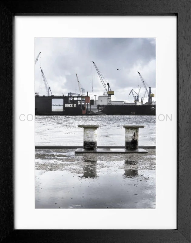 Cosman-Interior Rahmenfarbe: schwarz matt / Grösse: S (25cm x 31cm) / Motiv: farbe Poster Hamburg Hafen "Dock 11" HH05K