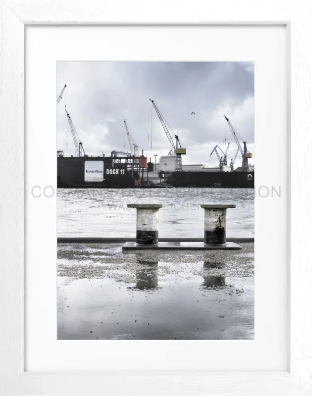 Cosman-Interior Rahmenfarbe: weiss matt / Grösse: S (25cm x 31cm) / Motiv: farbe Poster Hamburg Hafen "Dock 11" HH05K